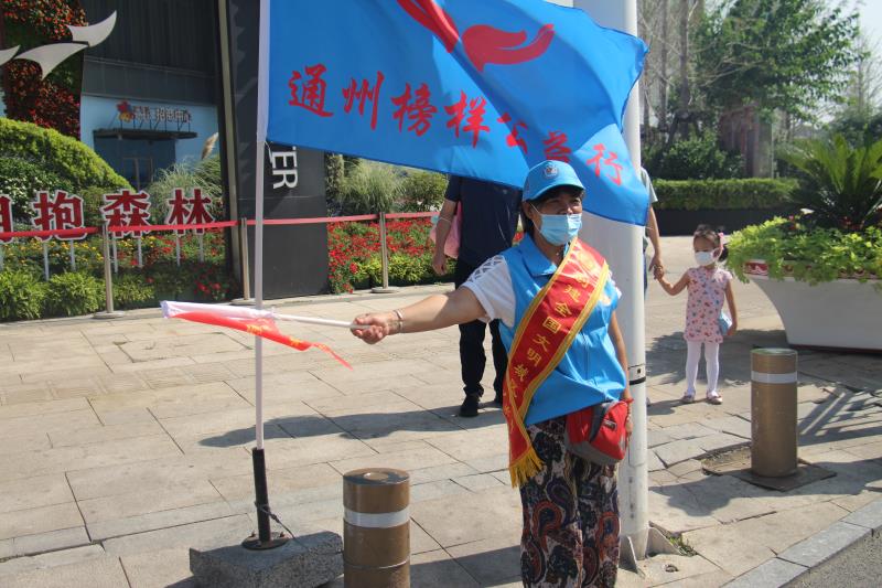 <strong>啊~骚逼大鸡巴操的好舒服视频</strong>